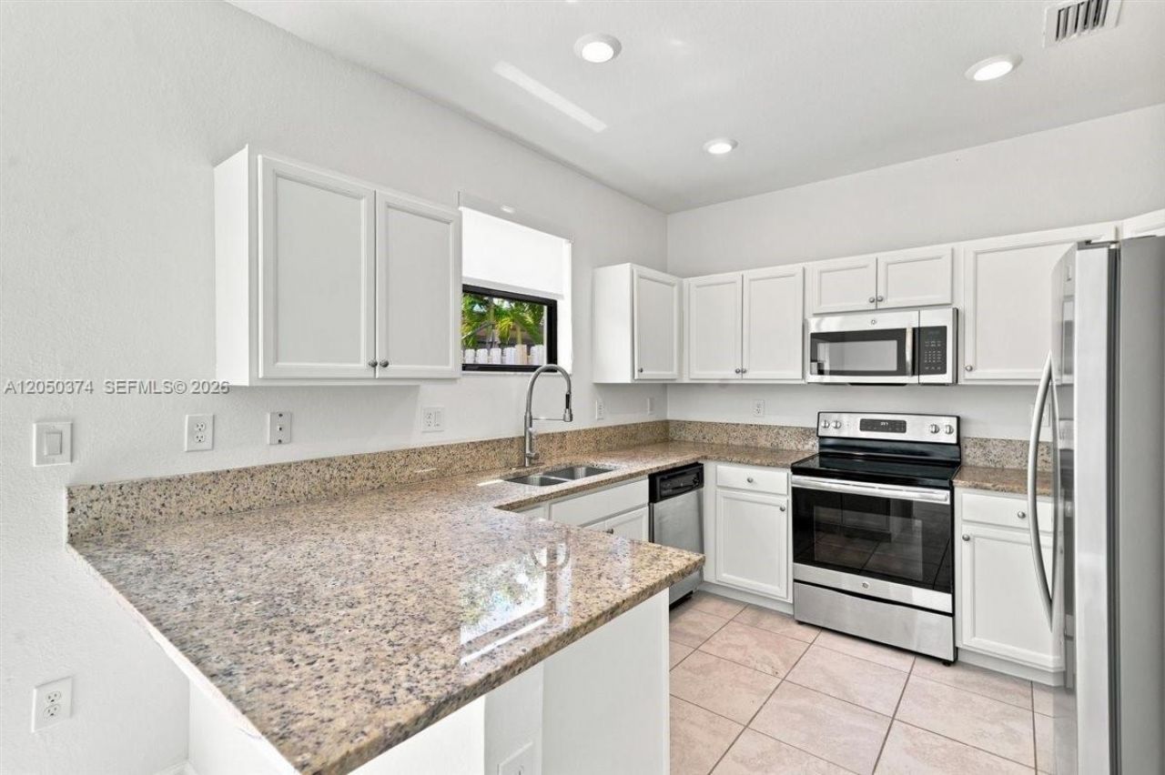 125 SE 34th Ter, Homestead, FL 33033 Photo