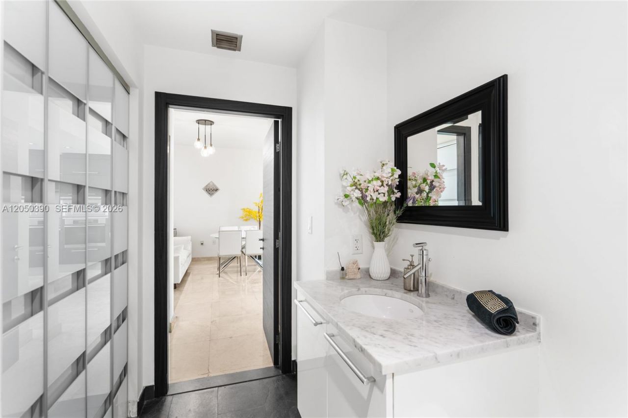 900 Biscayne Blvd, Unit 3704, Miami, FL 33132 Photo