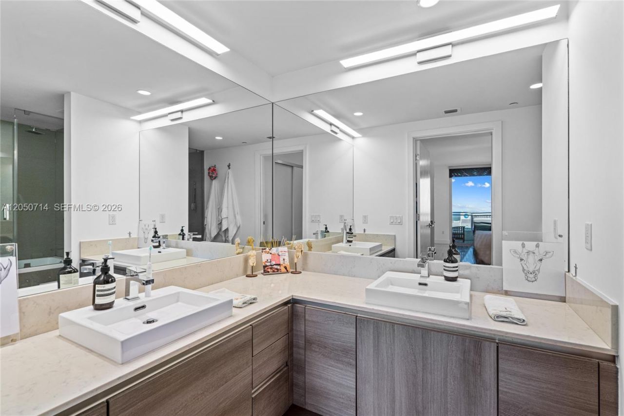 1080 Brickell Ave , Unit 4102, Miami, FL 33131 Photo