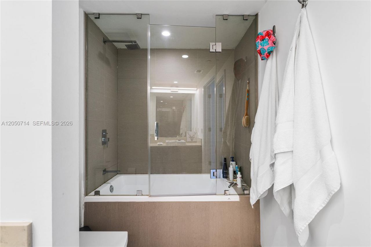 1080 Brickell Ave , Unit 4102, Miami, FL 33131 Photo