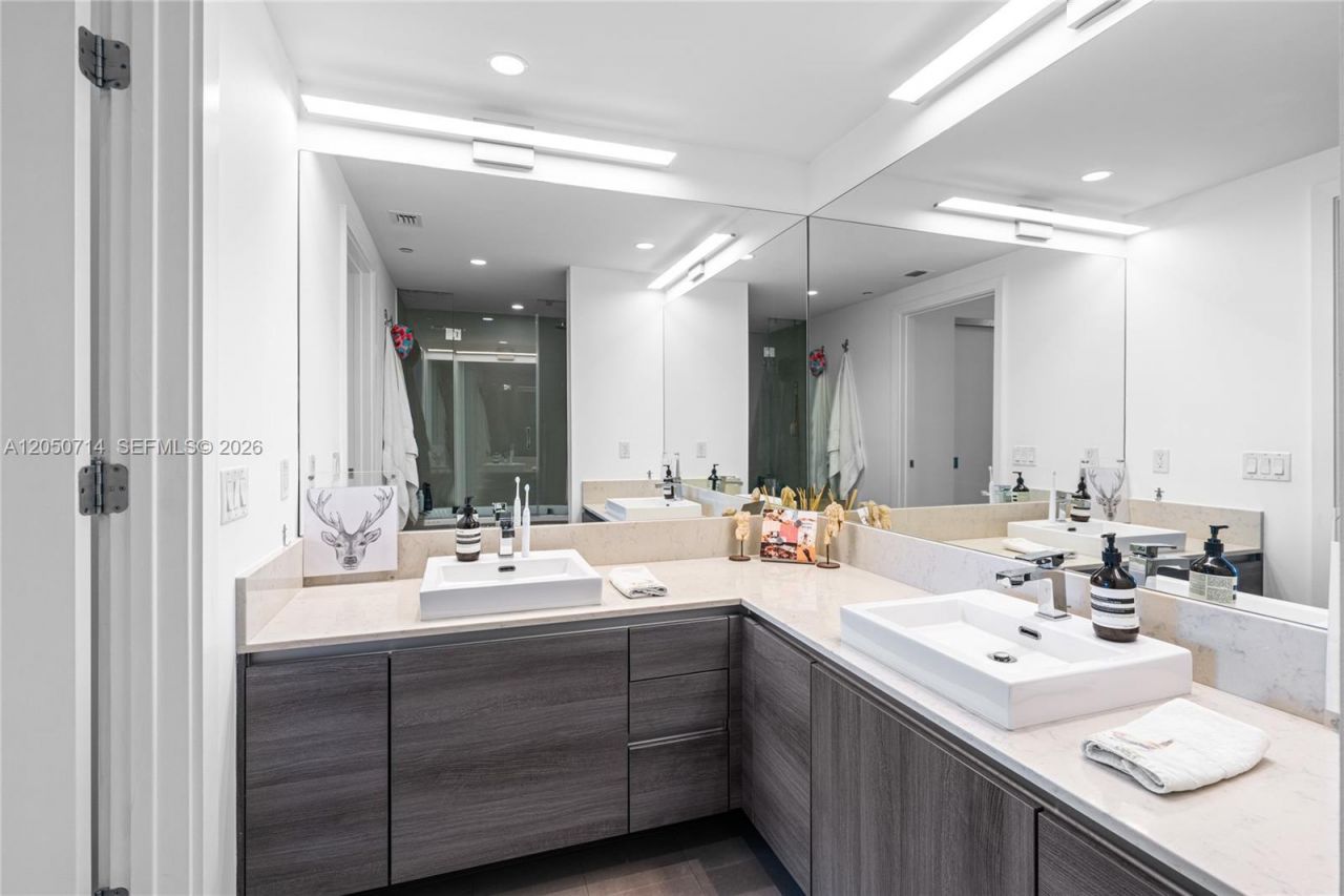 1080 Brickell Ave , Unit 4102, Miami, FL 33131 Photo