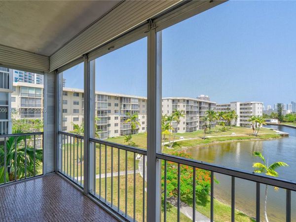 2851 Leonard Dr , Unit J402, Aventura, FL 33160