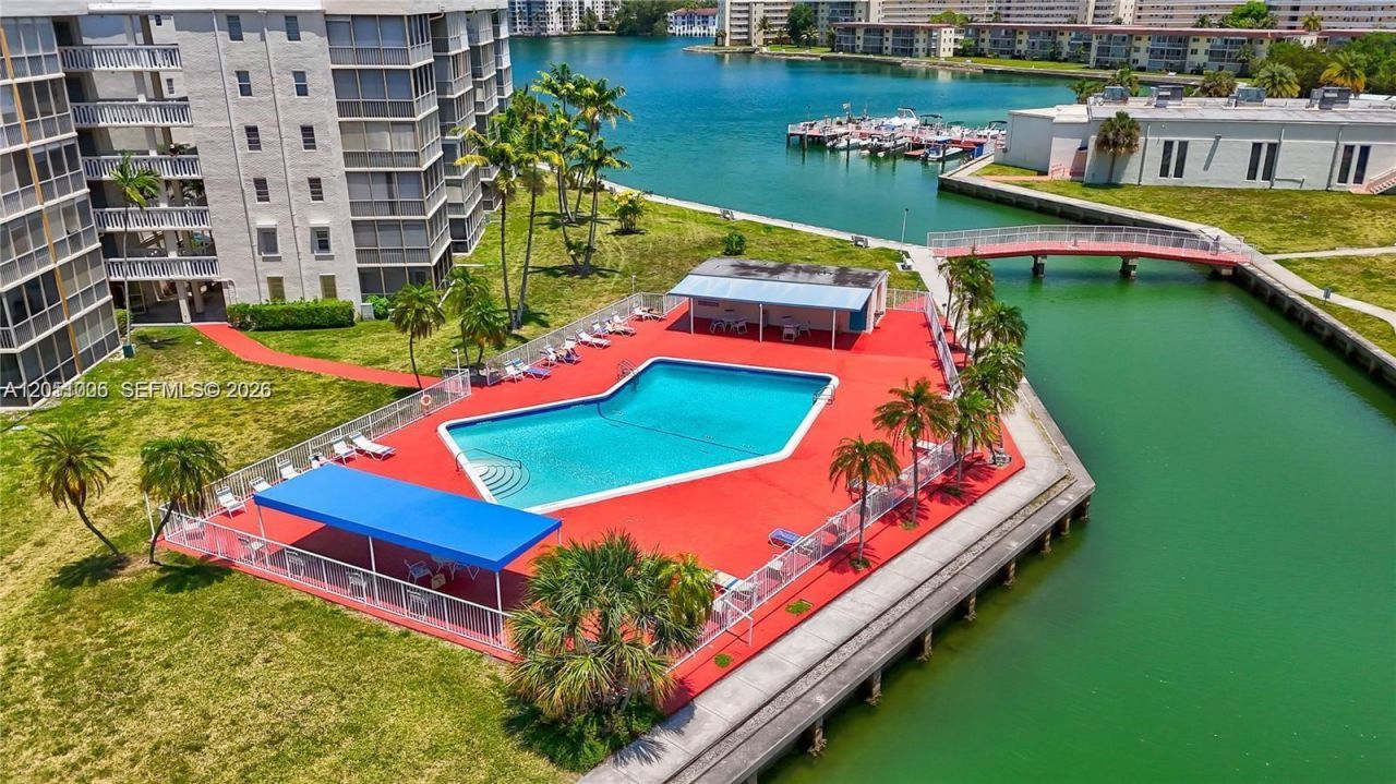 2851 Leonard Dr, Unit J402, Aventura, FL 33160 Photo