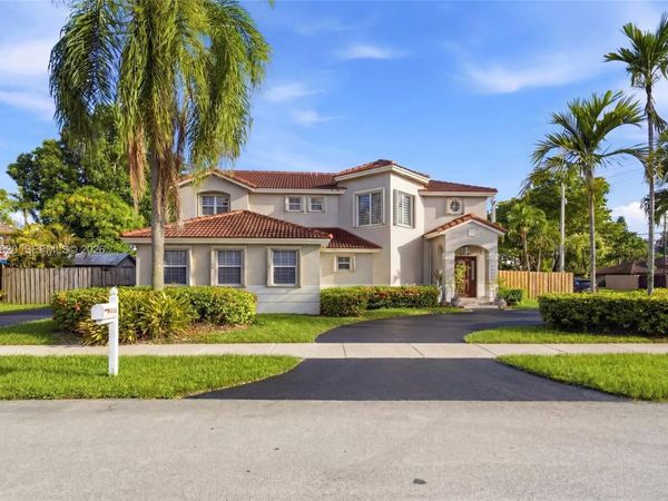 11980 SW 99th St , Miami, FL 33186