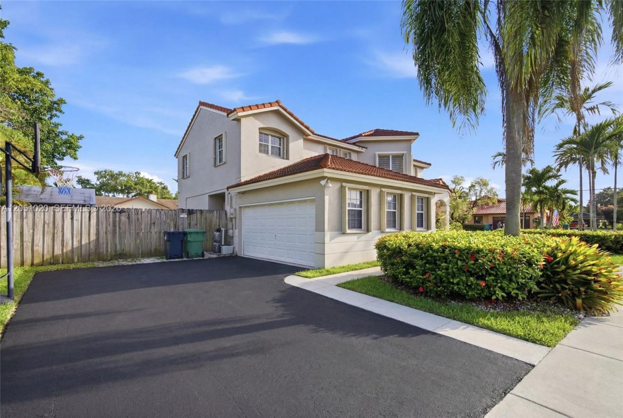 11980 SW 99th St , Miami, FL 33186 Photo