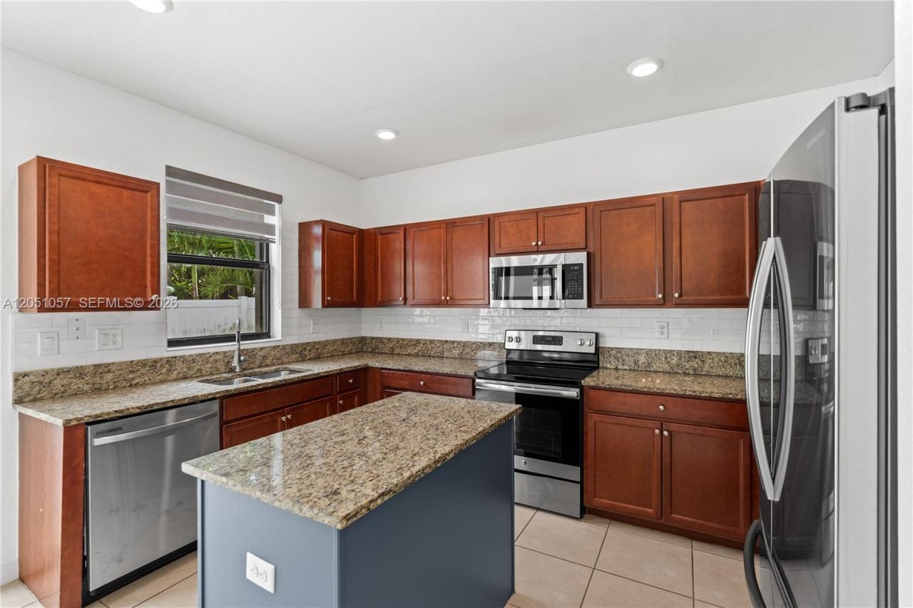 3573 W 93rd Pl, Hialeah, FL 33018 Photo