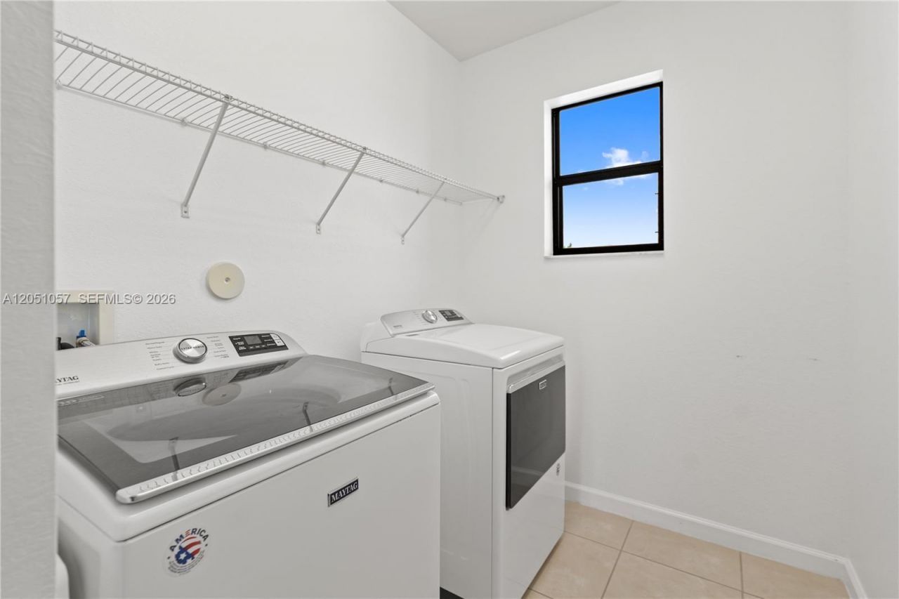 3573 W 93rd Pl, Hialeah, FL 33018 Photo