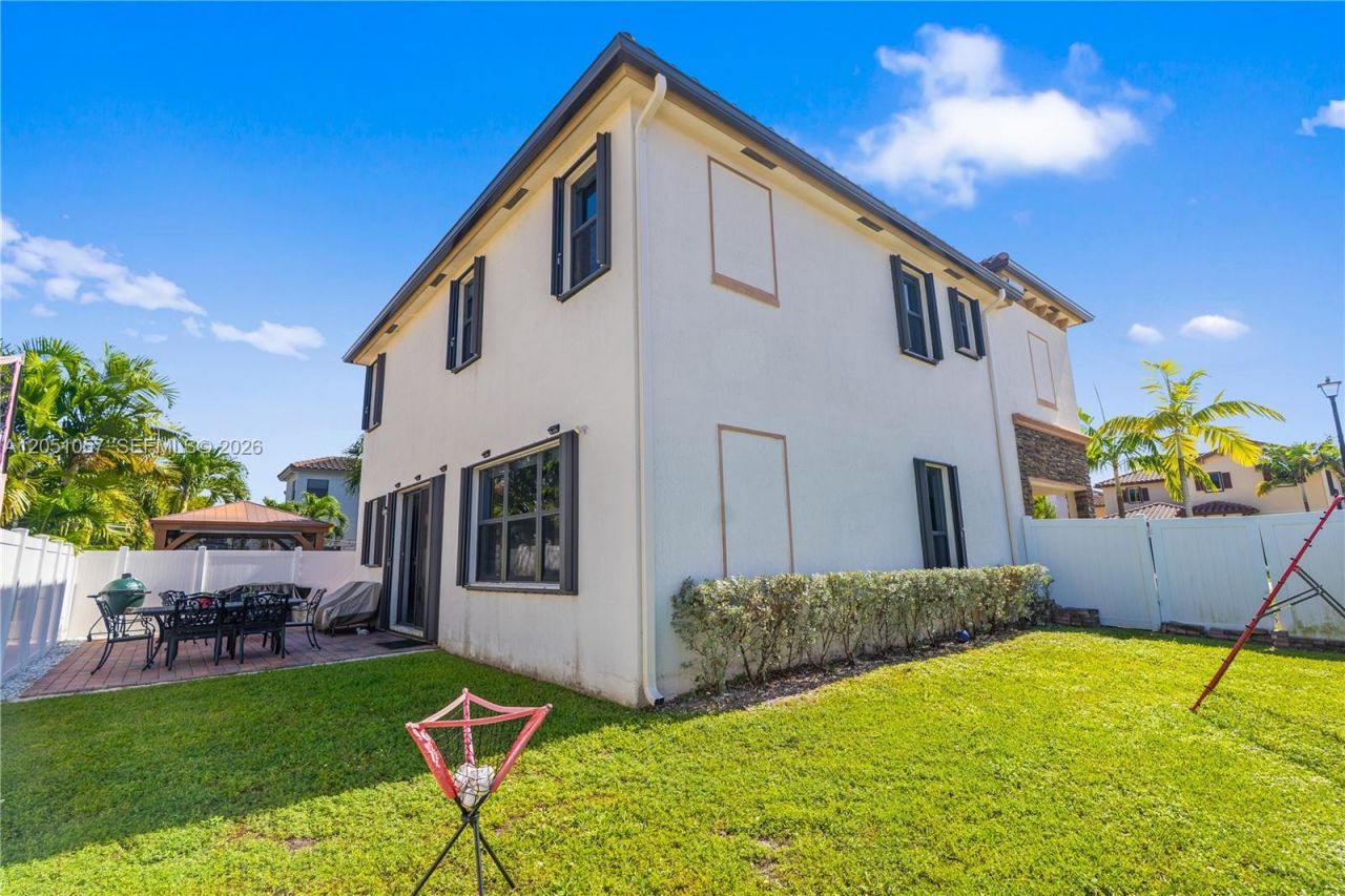 3573 W 93rd Pl, Hialeah, FL 33018 Photo