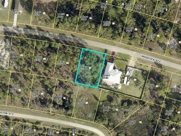 940 E Maddock St. , Lehigh Acres, FL 33974