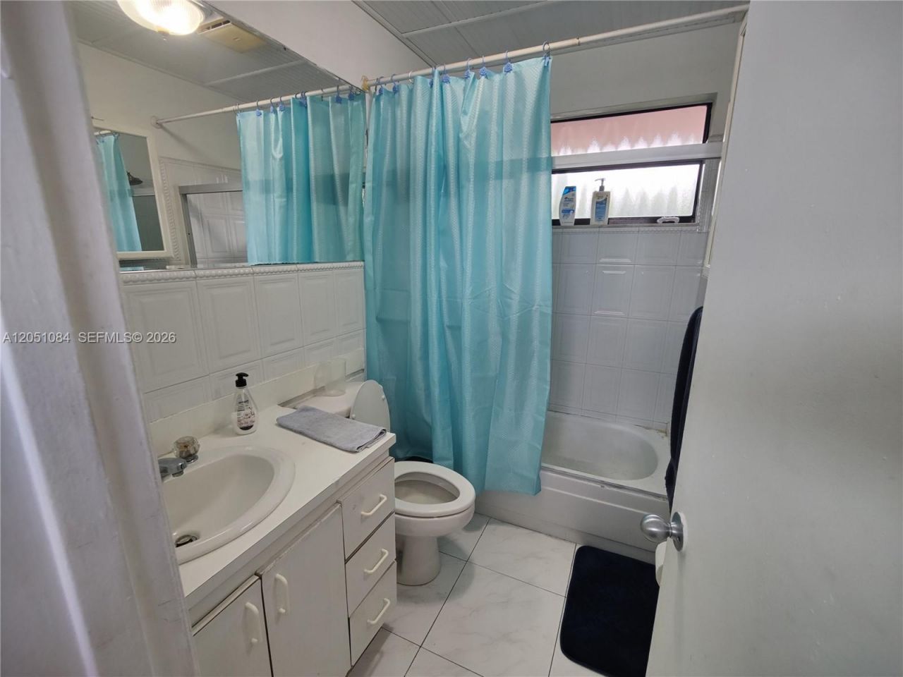945 NW 19th Ave, Miami, FL 33125 Photo