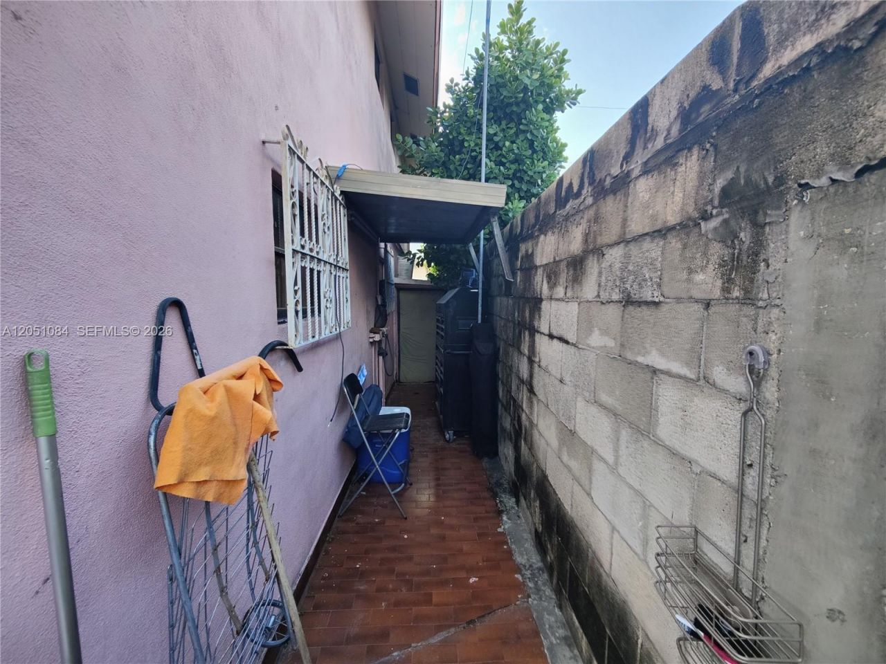 945 NW 19th Ave, Miami, FL 33125 Photo