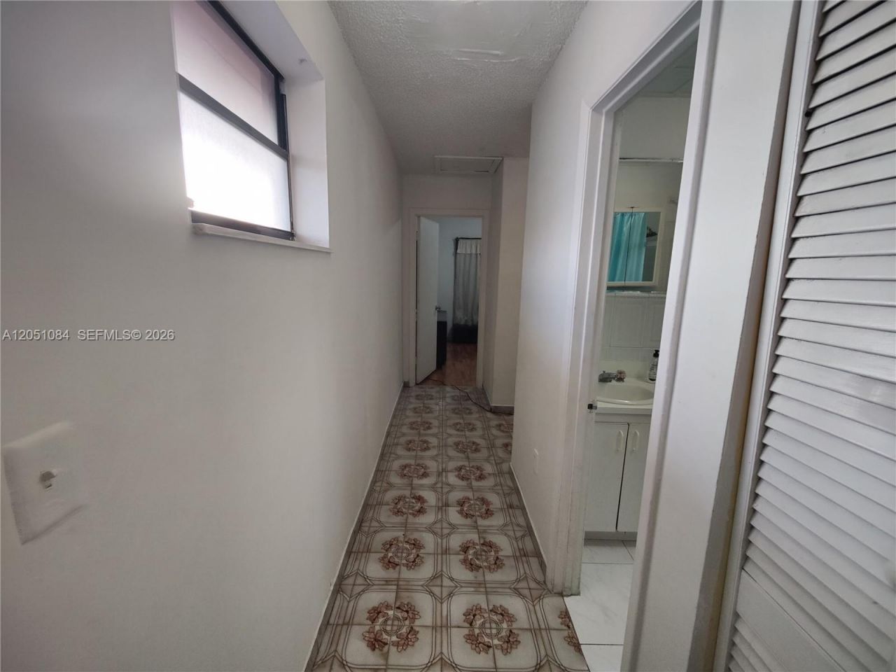 945 NW 19th Ave, Miami, FL 33125 Photo