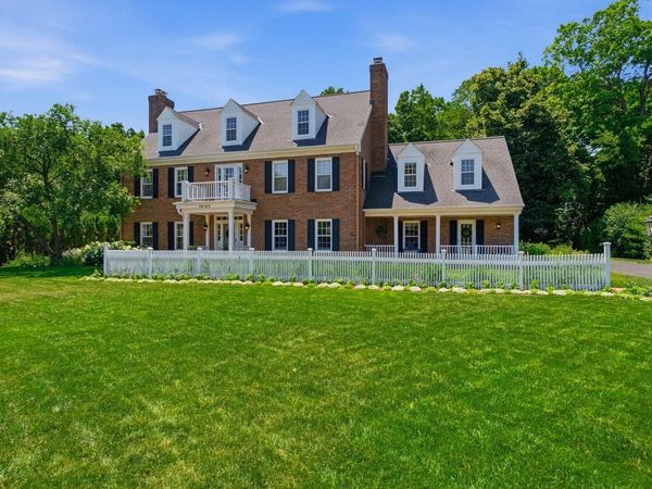 19185 Alta Vista DRIVE, Brookfield, WI 53045