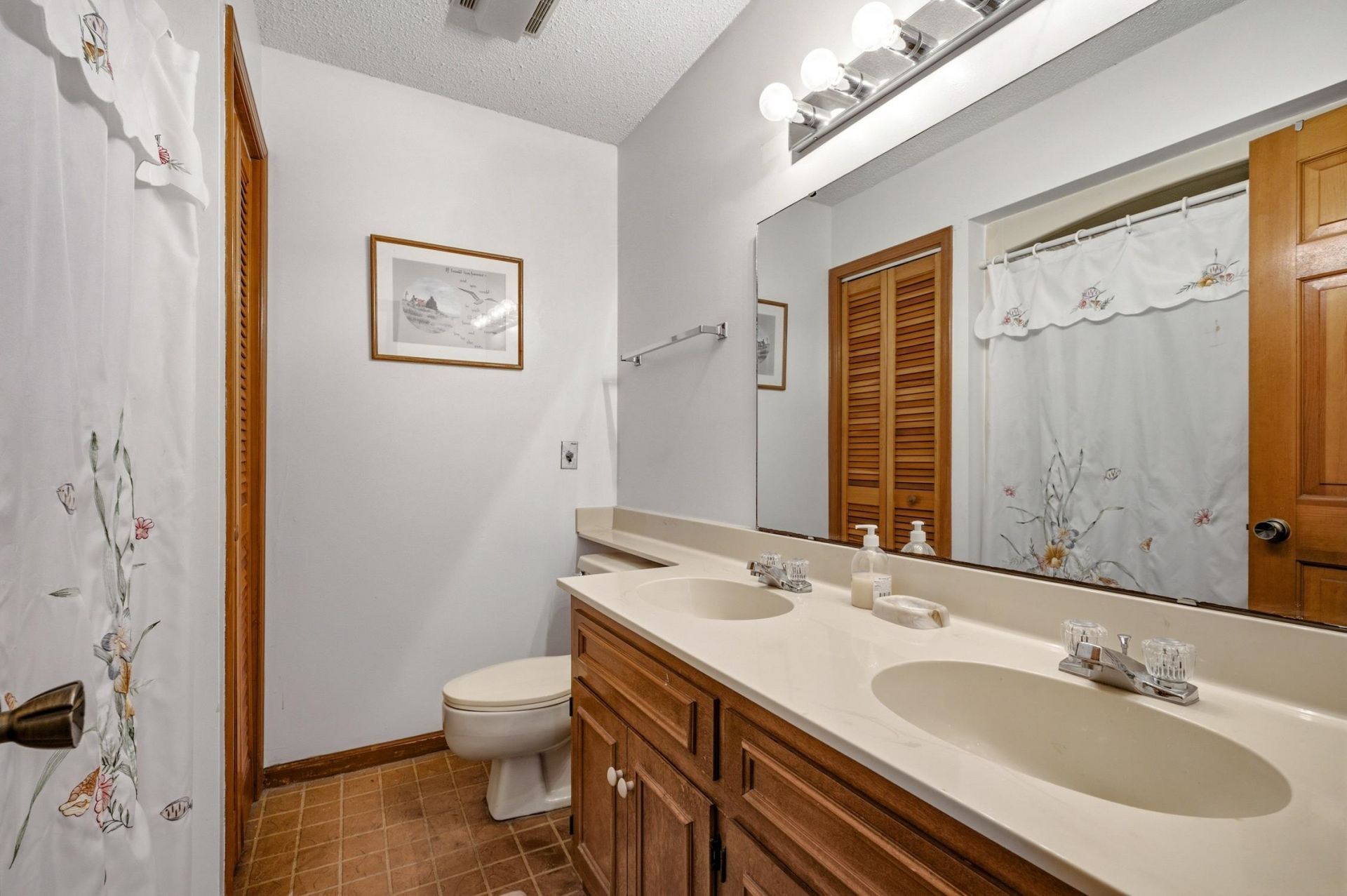 627 N Waccamaw Dr. Photo 4