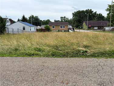 2616 Taft Avenue NE, Canton, OH 44705