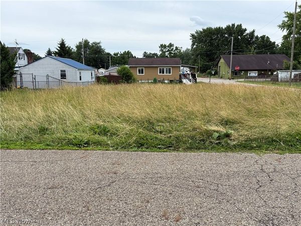 2616 Taft Avenue NE, Canton, OH 44705