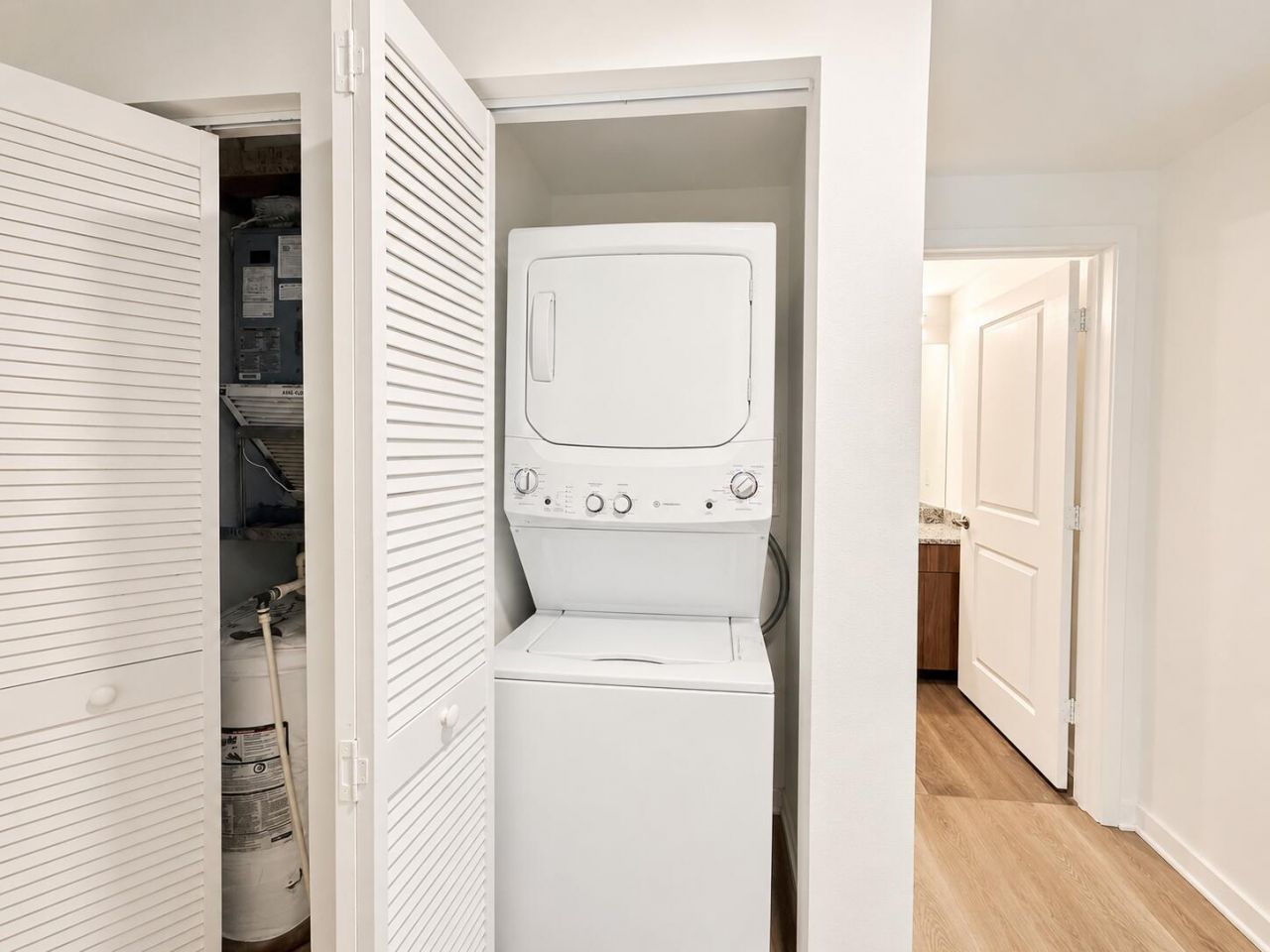 4250 Lakewood Road, Unit 204, Lake Worth Beach, FL 33461 Photo