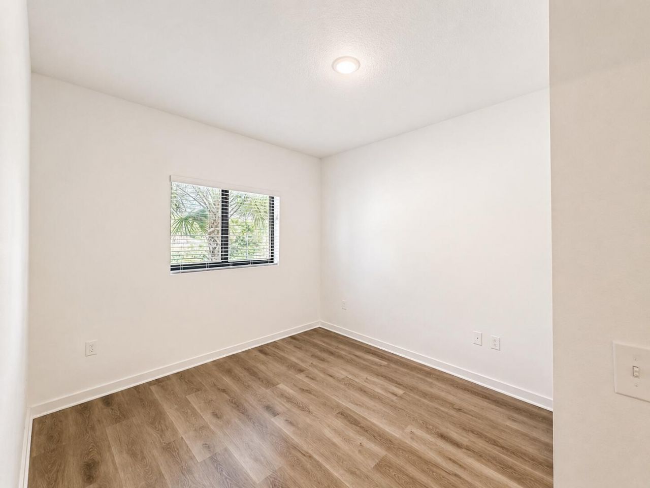 4250 Lakewood Road, Unit 204, Lake Worth Beach, FL 33461 Photo