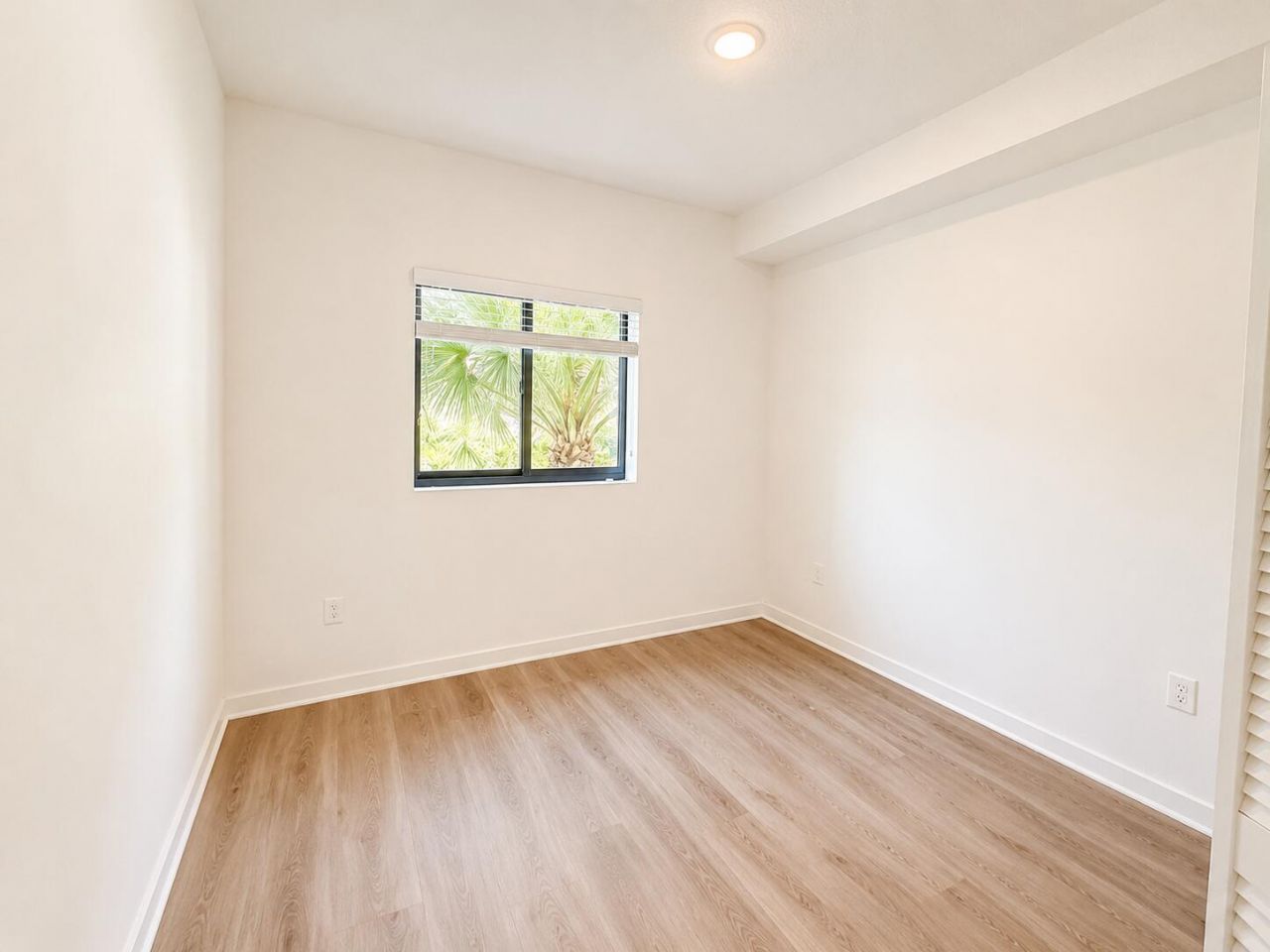 4250 Lakewood Road, Unit 204, Lake Worth Beach, FL 33461 Photo