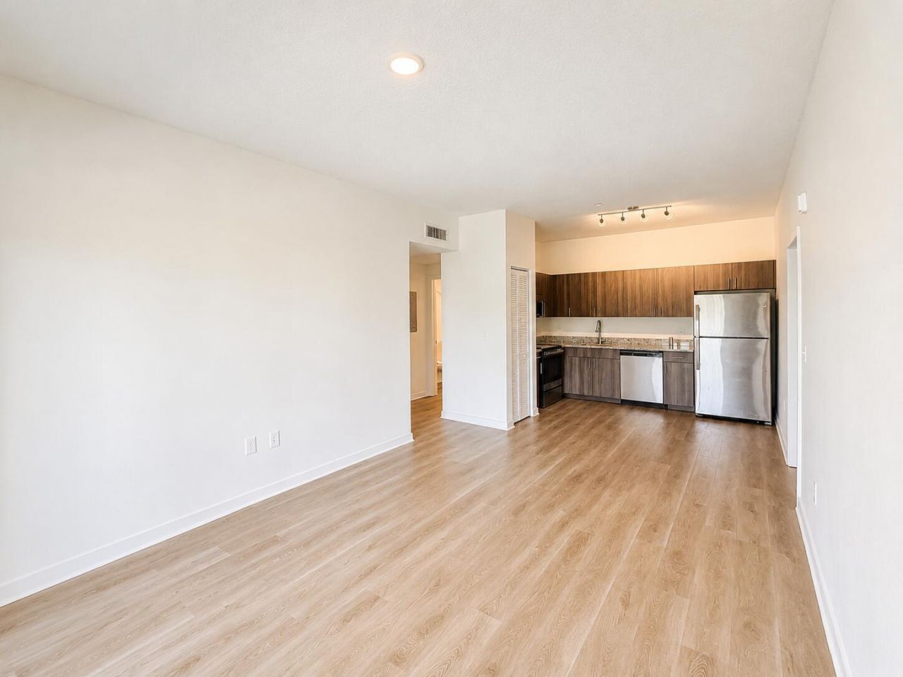 4250 Lakewood Road, Unit 204, Lake Worth Beach, FL 33461 Photo