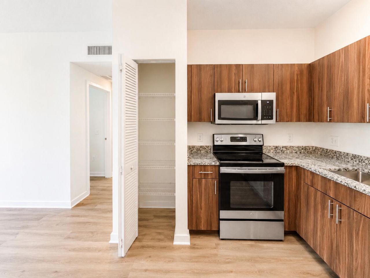 4250 Lakewood Road, Unit 204, Lake Worth Beach, FL 33461 Photo