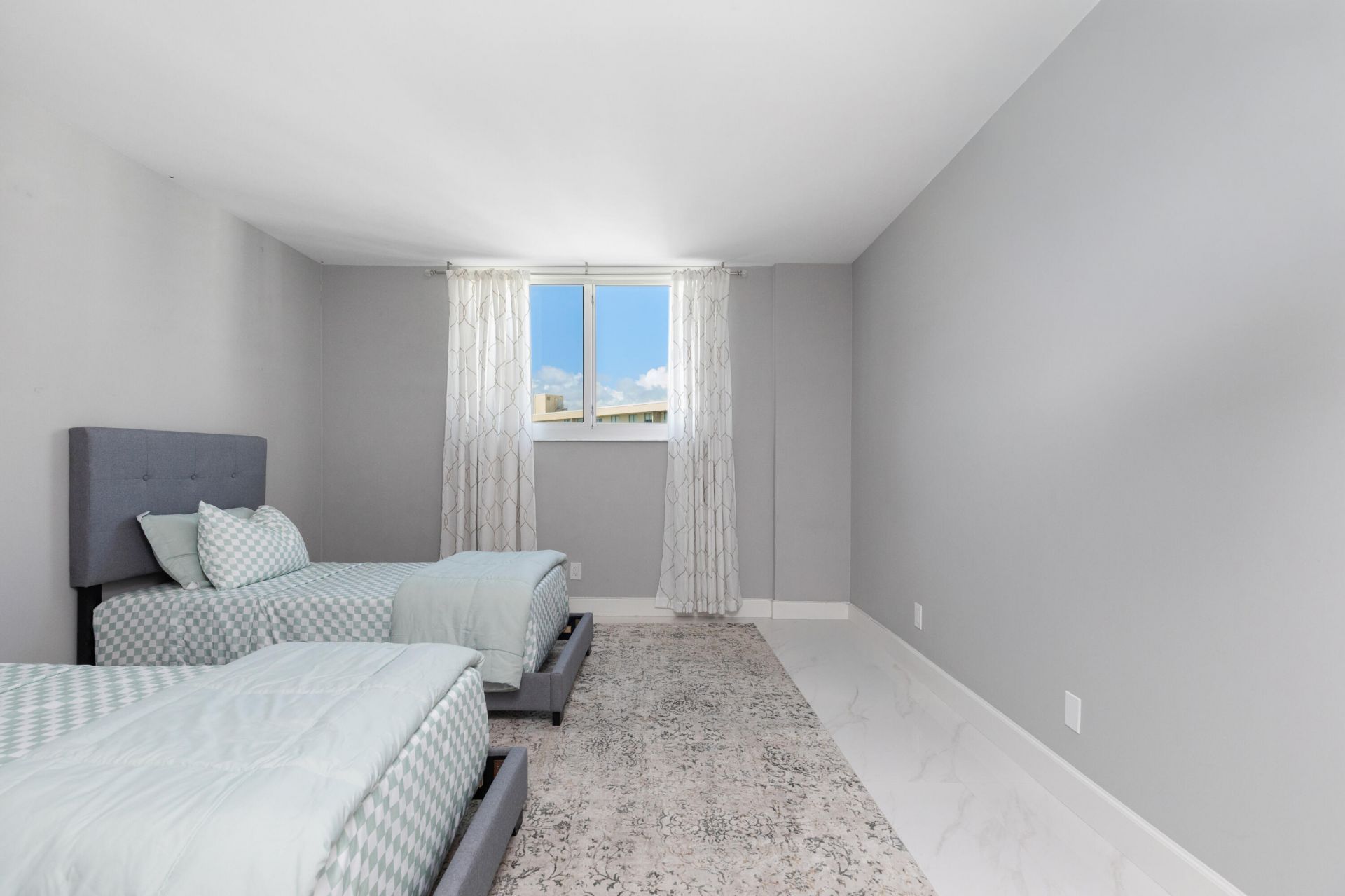 19380 Collins Avenue, Unit 1527, Sunny Isles Beach, FL 33160 Photo
