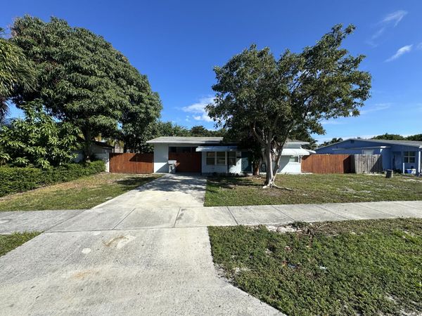 2550 NE 7th Terrace, Pompano Beach, FL 33064