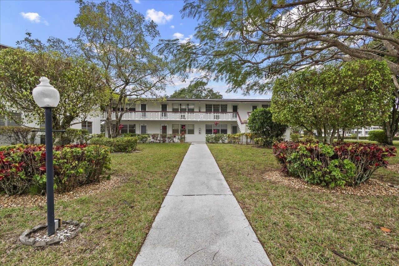 142 Kent I, West Palm Beach, FL 33417 Photo