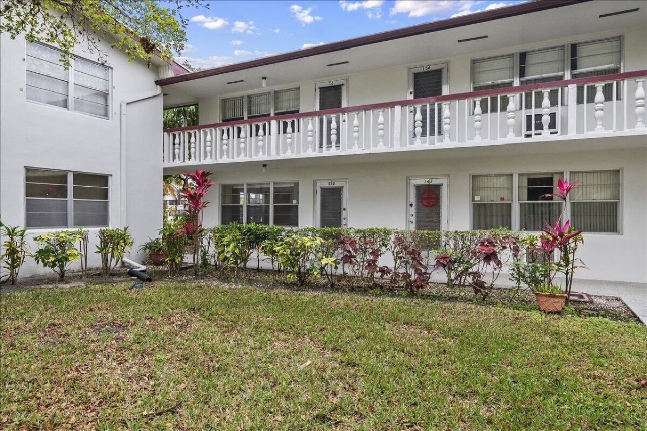 142 Kent I, West Palm Beach, FL 33417 Photo