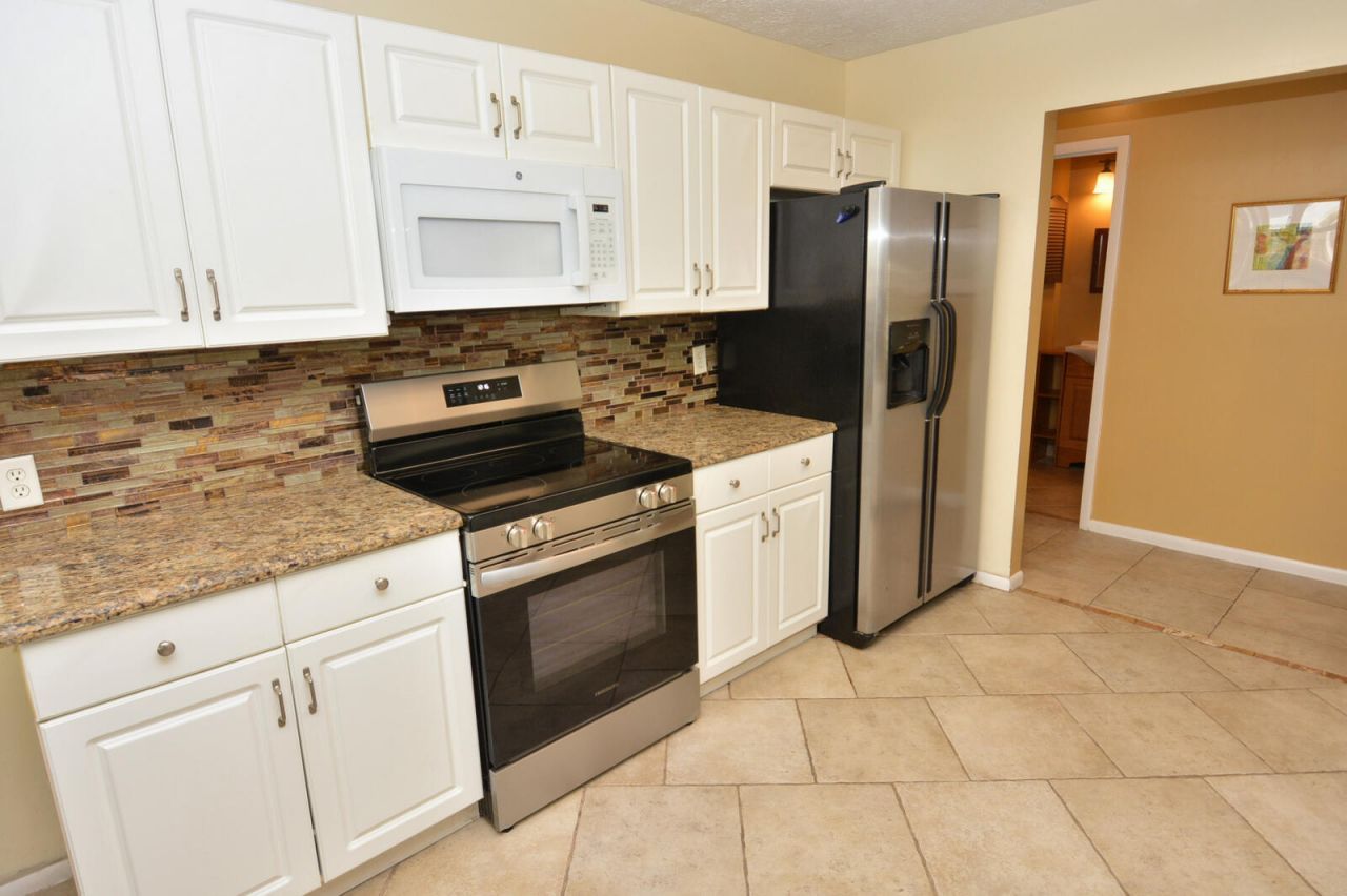 2198 SE Dolphin Road, Port Saint Lucie, FL 34952 Photo