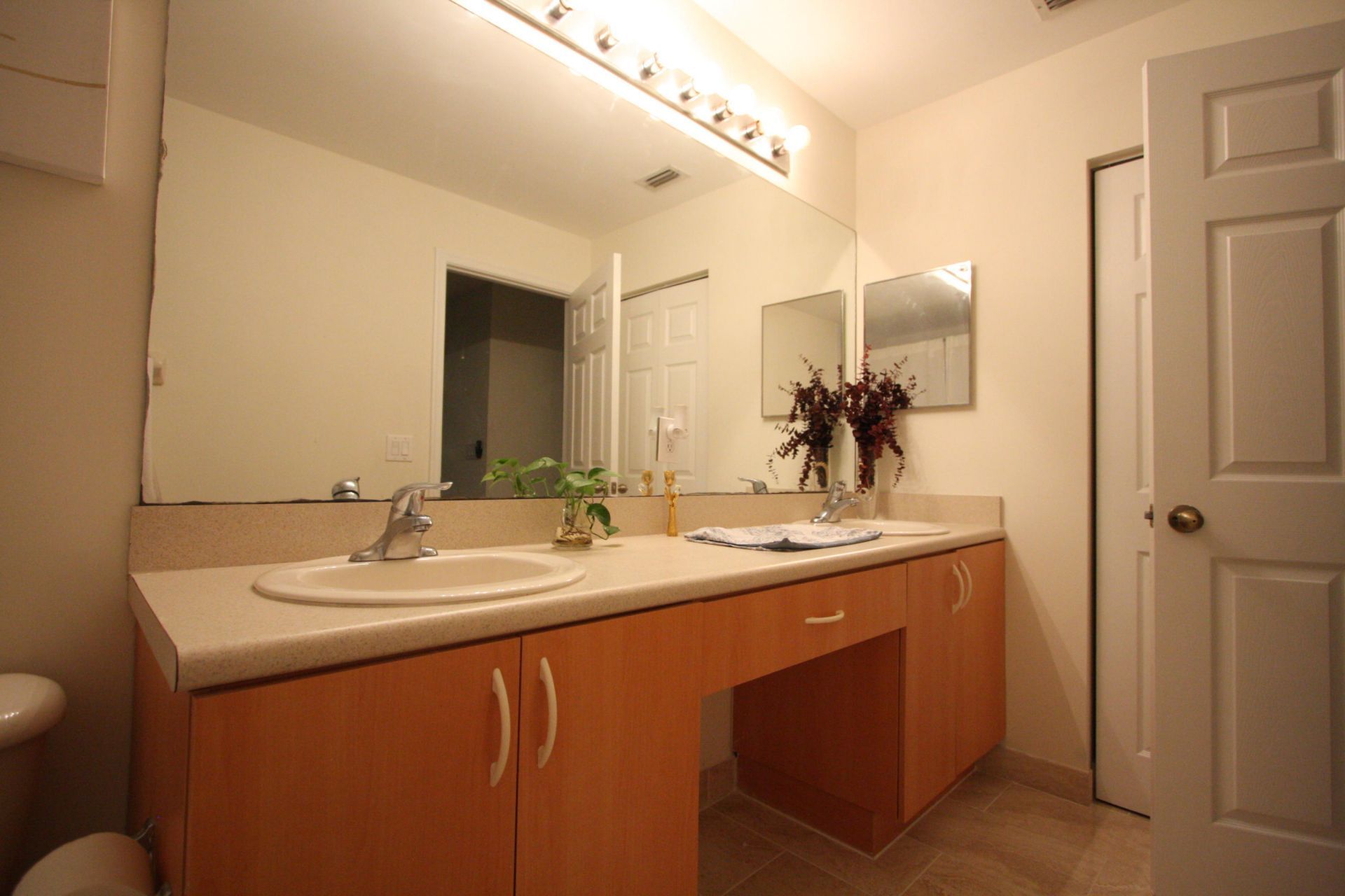 945 Imperial Lake Road, Lake Belvedere Estates, FL 33413 Photo