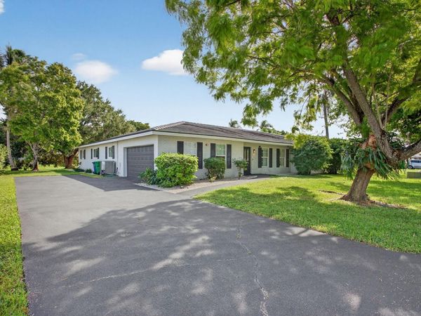 2421 NW 114th Avenue, Coral Springs, FL 33065