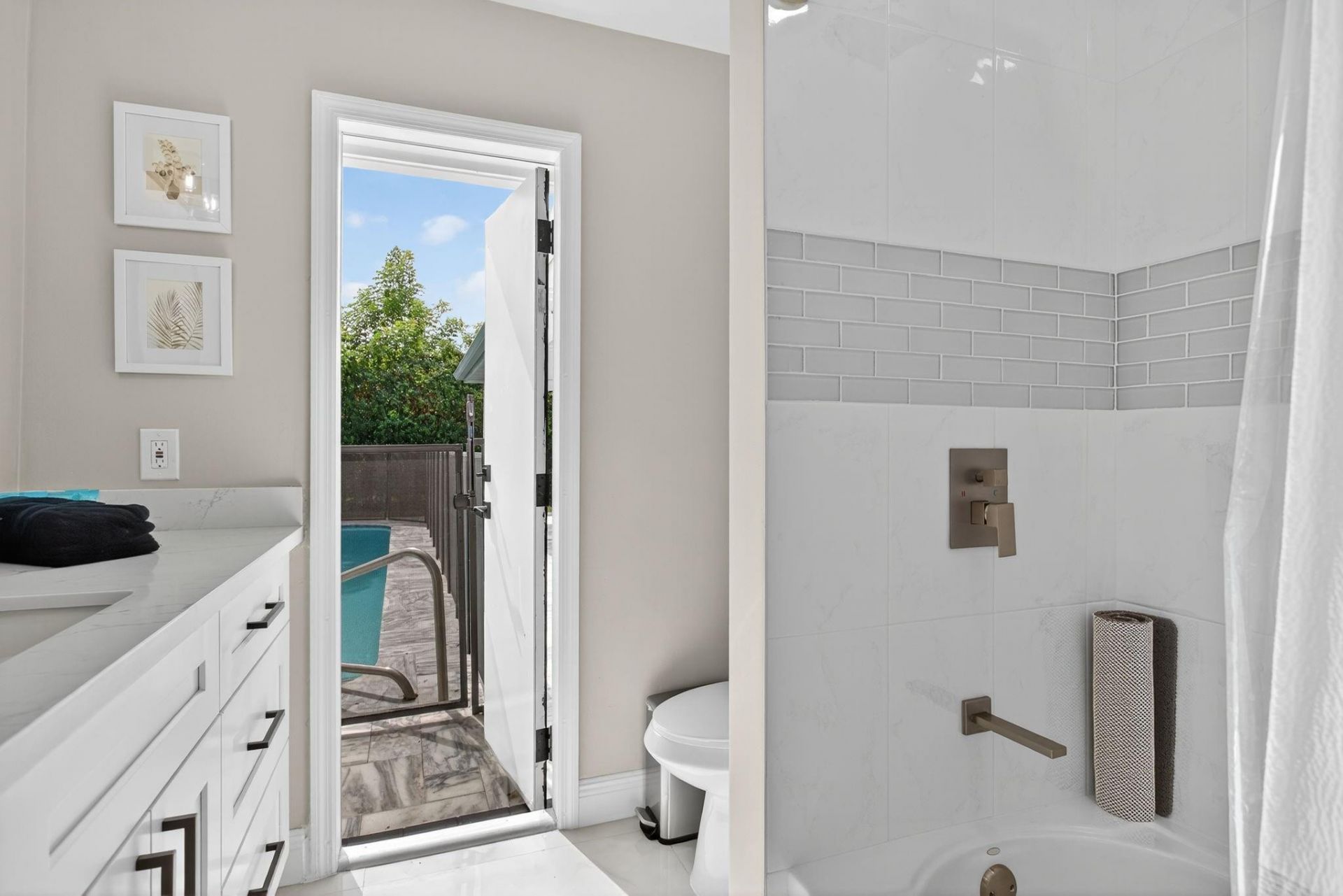 2421 NW 114th Avenue, Coral Springs, FL 33065 Photo