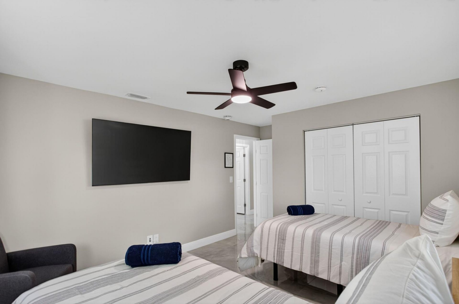 2421 NW 114th Avenue, Coral Springs, FL 33065 Photo