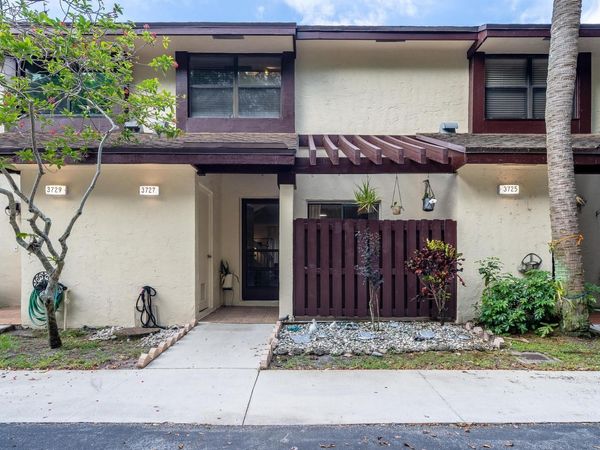 3727 N Carambola Circle N, Coconut Creek, FL 33066