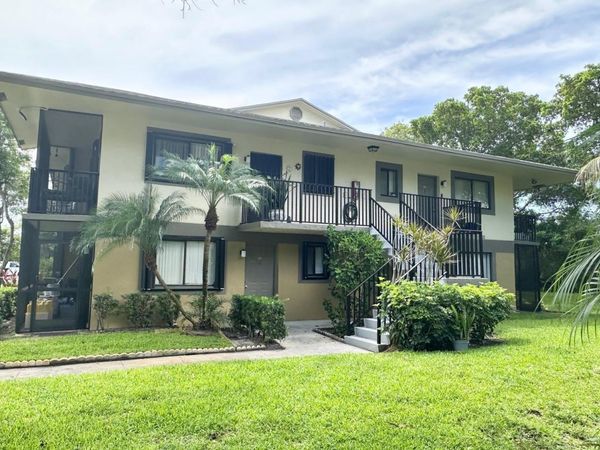 588 Trace Circle, Unit 211, Deerfield Beach, FL 33441