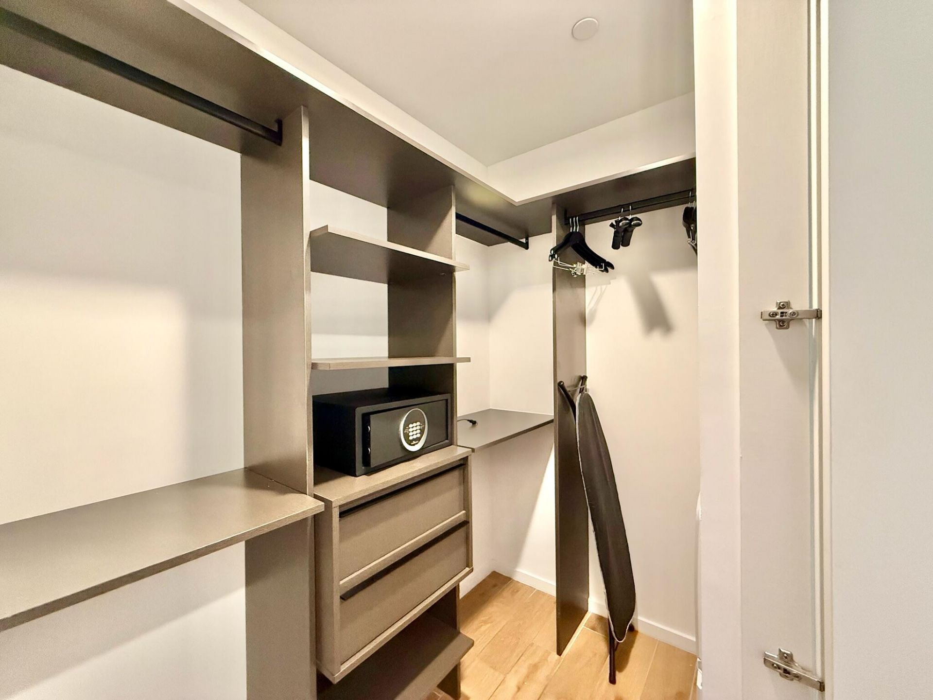 398 NE 5th Street, Unit 3907, Miami, FL 33132 Photo