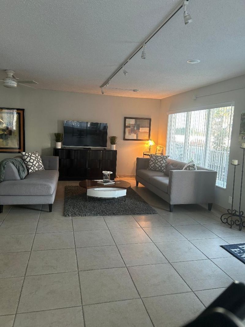 550 Bayshore Drive, Unit 102, Fort Lauderdale, FL 33304 Photo