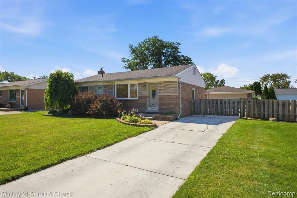 18018 Cloverdale Drive, Clinton Township, MI 48035 Main Photo