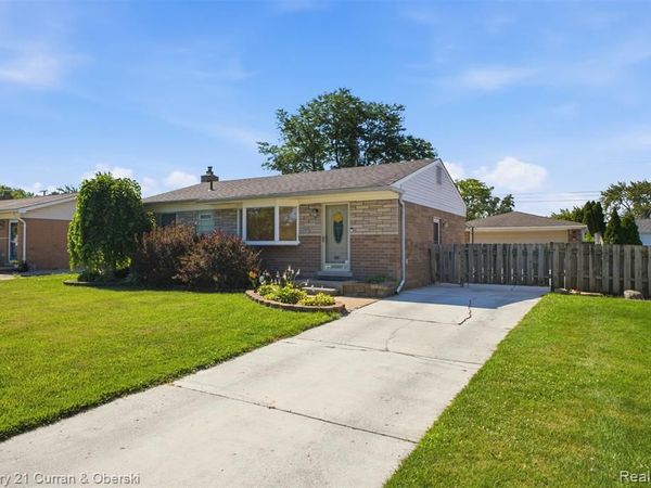 18018 Cloverdale Drive, Clinton Twp, MI 48035