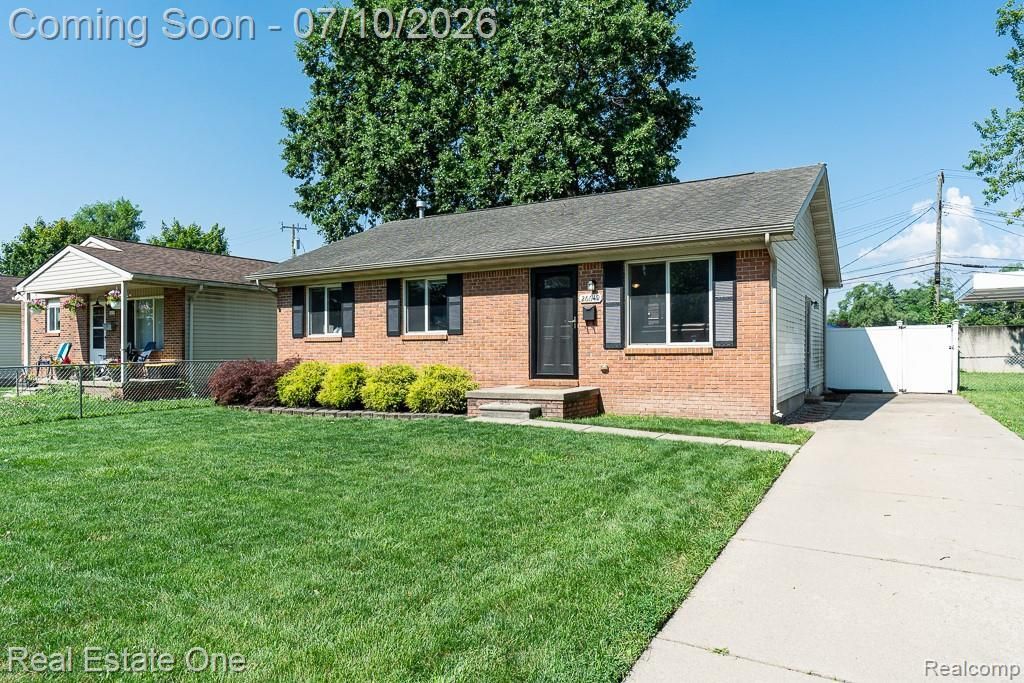 26649 Groveland Street, Madison Heights, MI 48071 Main Photo