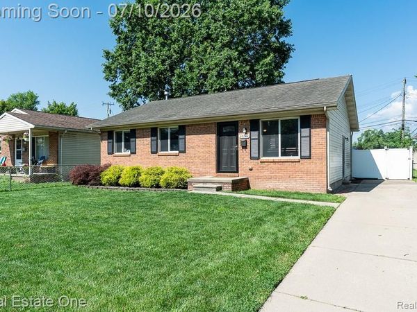 26649 Groveland Street, Madison Heights, MI 48071
