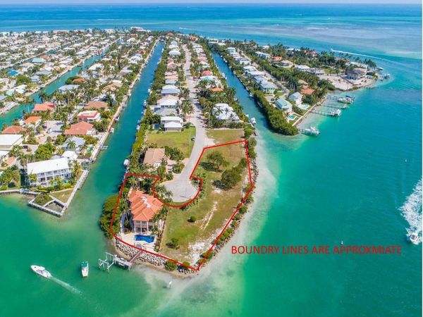 390 13Th Street, KEY COLONY, FL 33051