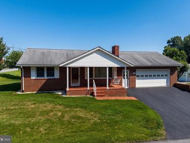 201 FIRST STREET , LURAY, VA 22835