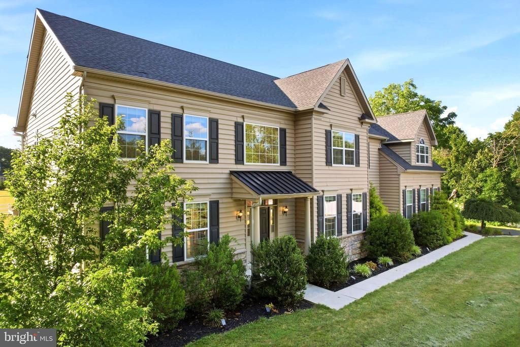 914 HILLTOWN PIKE, LINE LEXINGTON, PA 18932