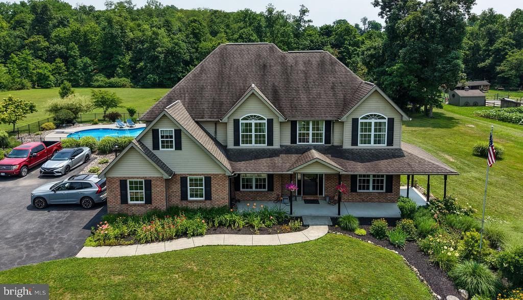 137 LAKEVIEW ROAD, BERNVILLE, PA 19506