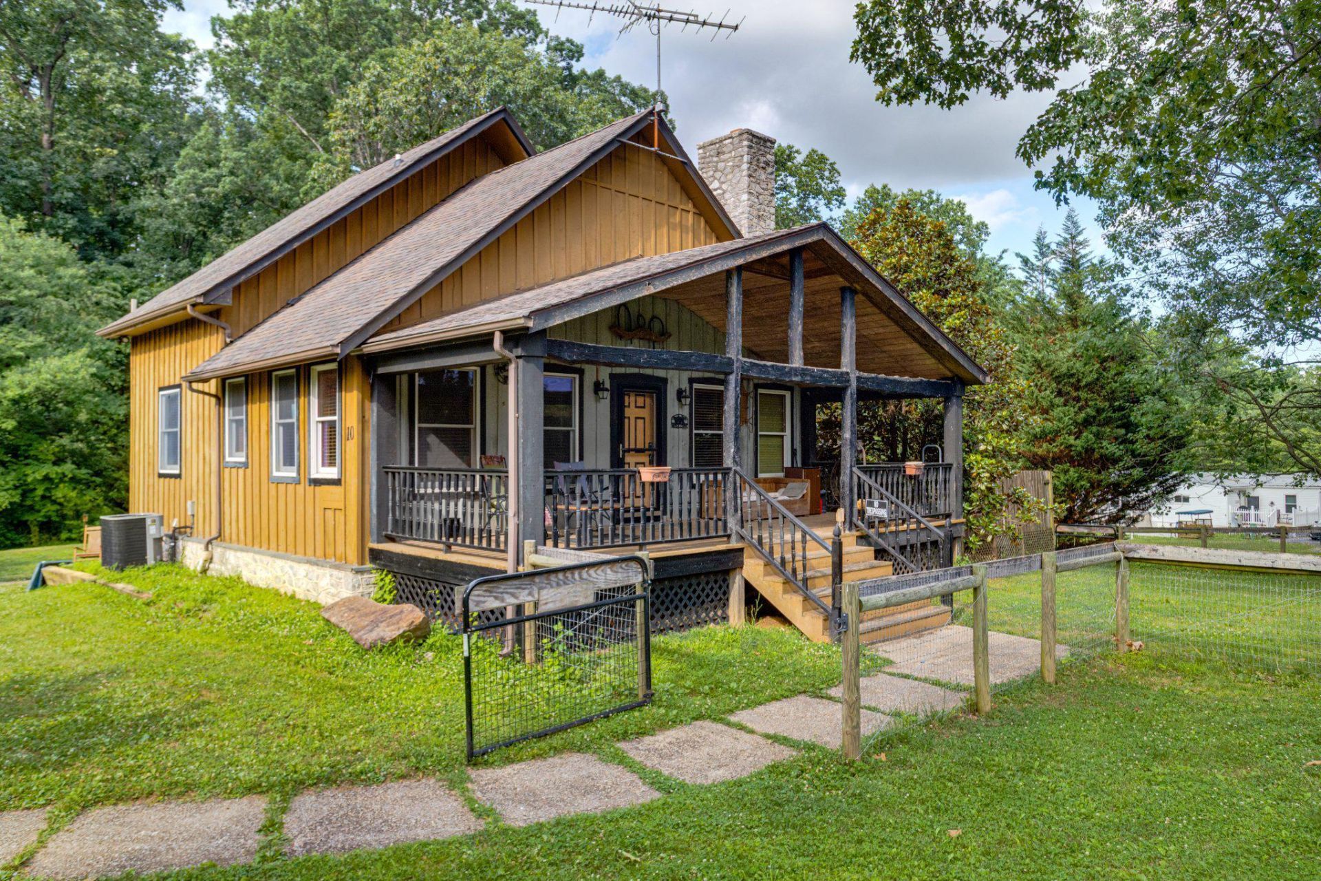 10 CLUBHOUSE ROAD , DELTA, PA 17314