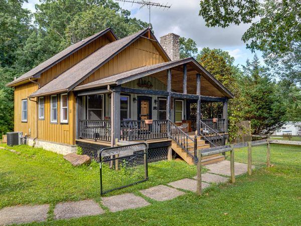 10 CLUBHOUSE ROAD, DELTA, PA 17314