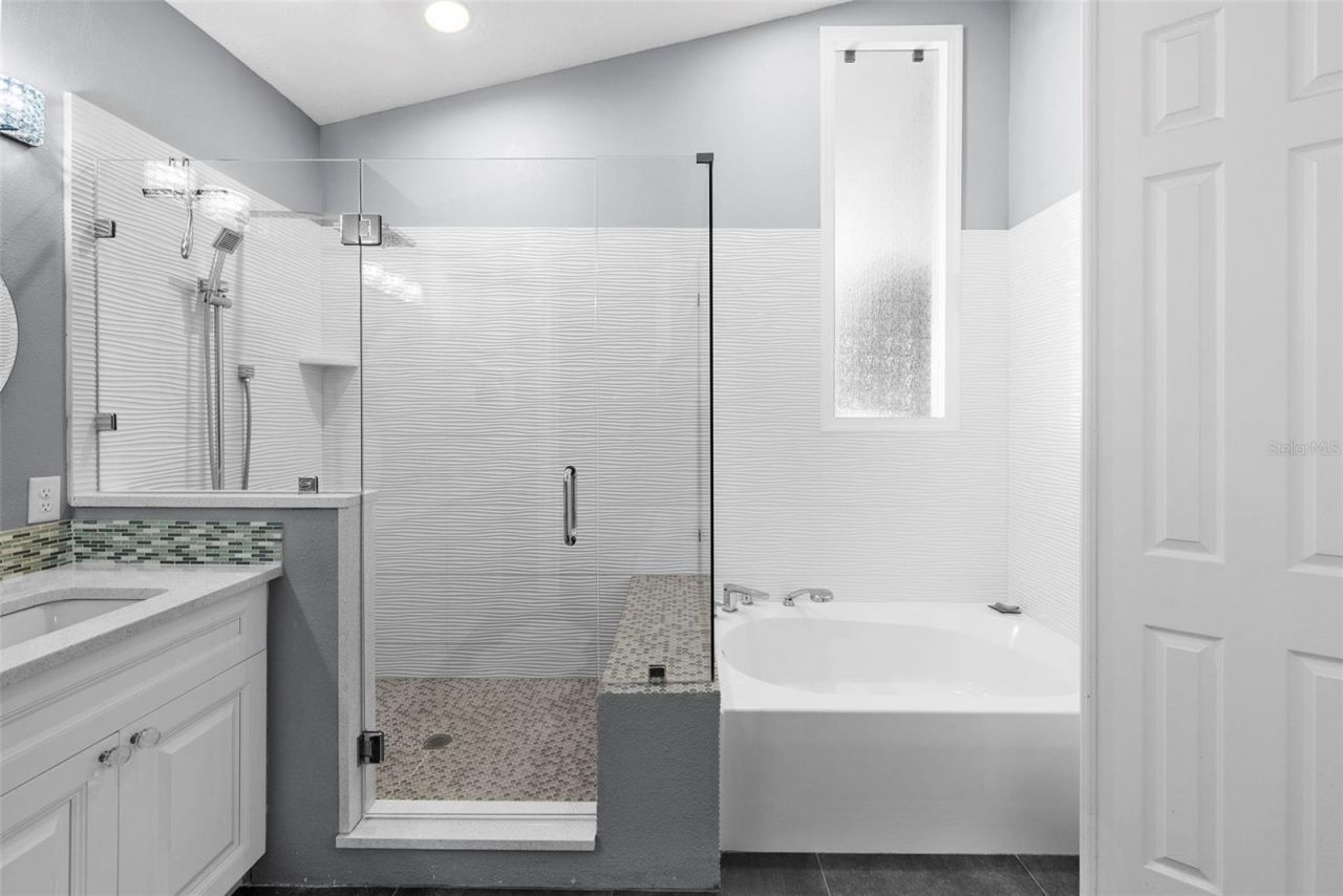 185 Banyan Bay Drive , Saint Petersburg, FL 33705 Photo