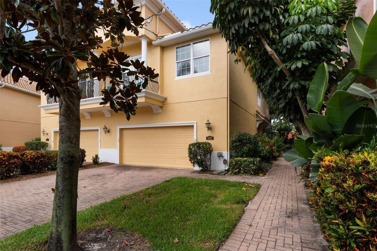 185 Banyan Bay Drive , Saint Petersburg, FL 33705 Photo
